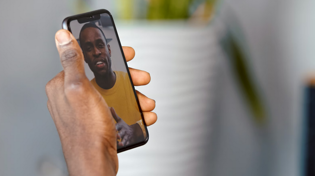 Buying a phone in Ghana