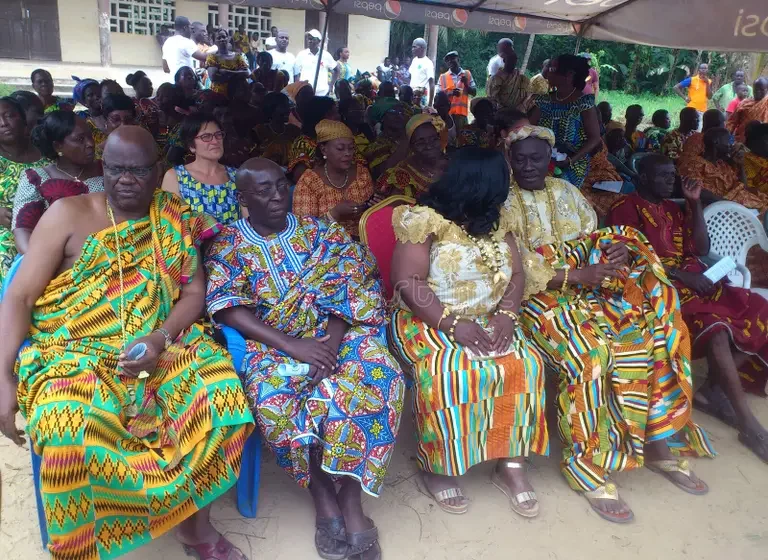 Akan people Ghana cultural ceremony kente cloth