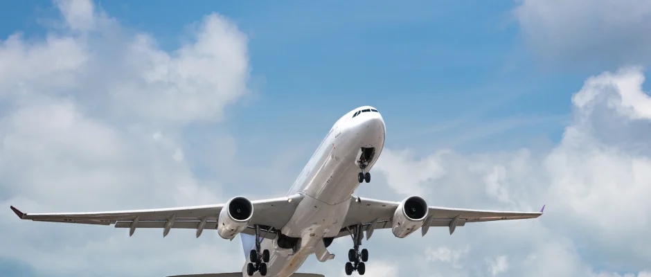 New national airline Ghana – commercial airplane flying over West African landscape