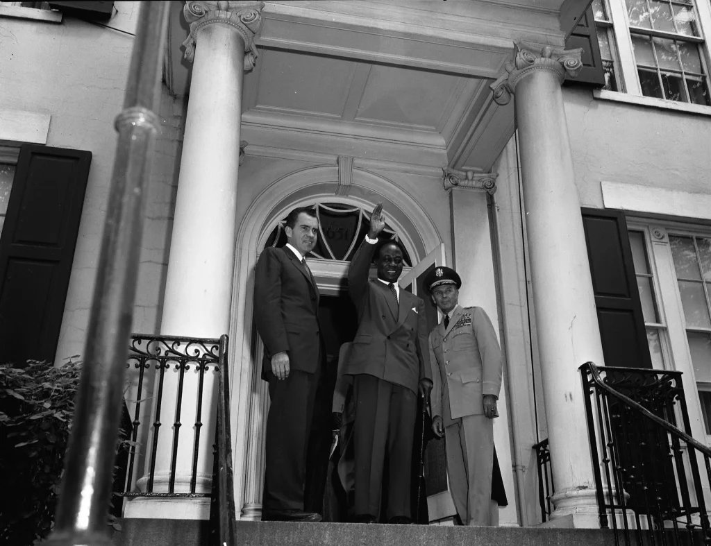 Photograph of Vice President Nixon, Prime Minister of Ghana Kwame Nkrumah, and General Maxwell Taylor, 7/23/1958